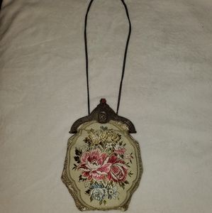 NEWLY LISTED - VINTAGE EVENING BAG!